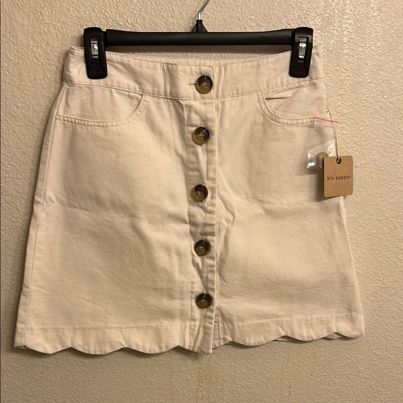 Blu Pepper Women Cream Button-Front Scalloped Skirt Size Small - Picture 1 of 2
